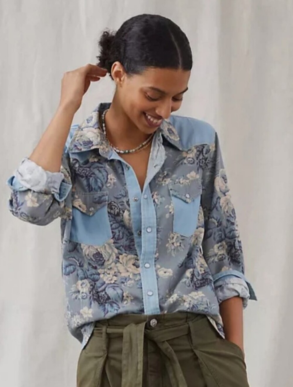 Anthropologie Love the Label Blue Floral Chambray Button Up Blouse Size Medium